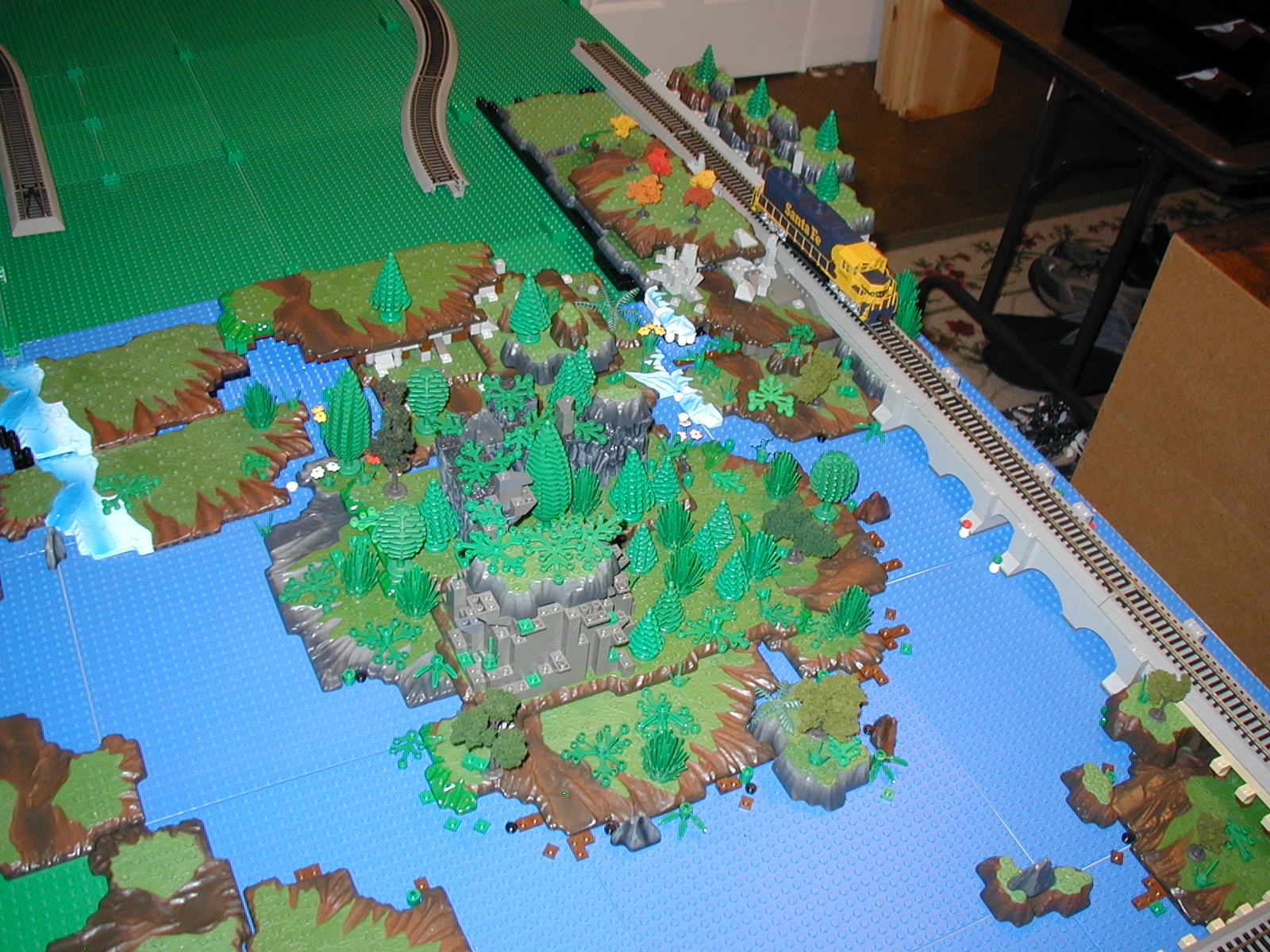 2007-01-03-wed-lego-mega-ho-trains3.jpg