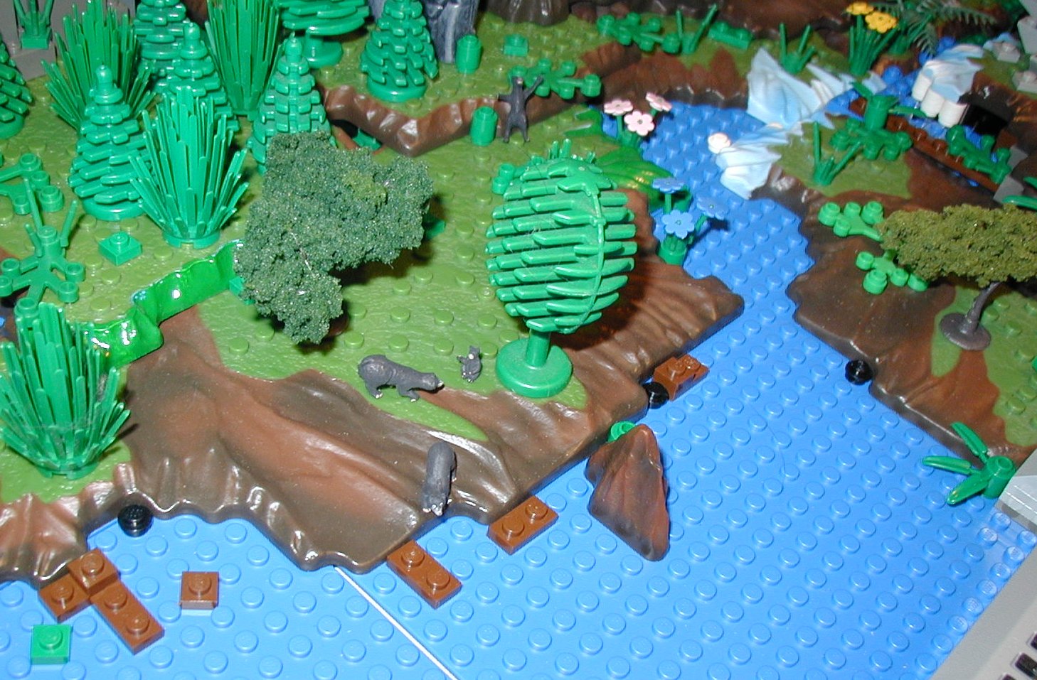 2007-01-04-thr-lego-mega-ho-trains3.jpg