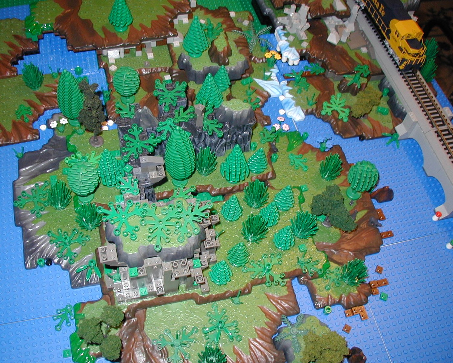2007-01-04-thr-lego-mega-ho-trains4.jpg