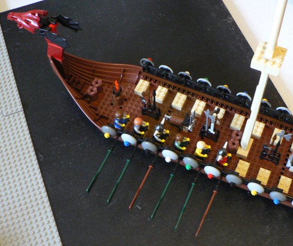 05-10-06-lego-viking-long-hull4.jpg