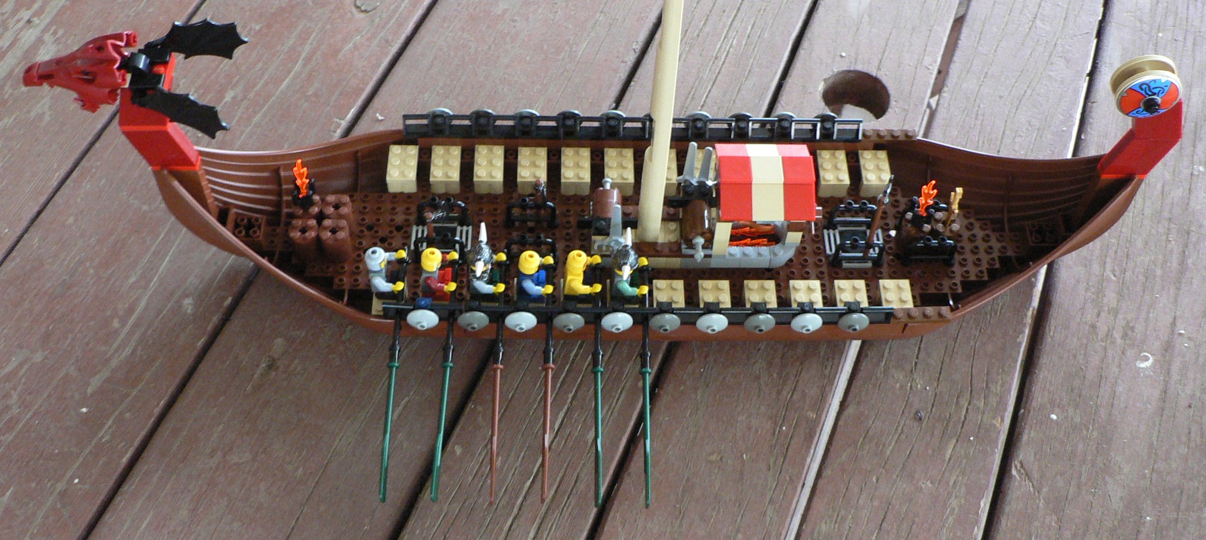05-09-28-lego_viking_ship5.jpg