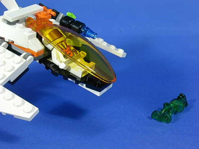 7695_10f.jpg