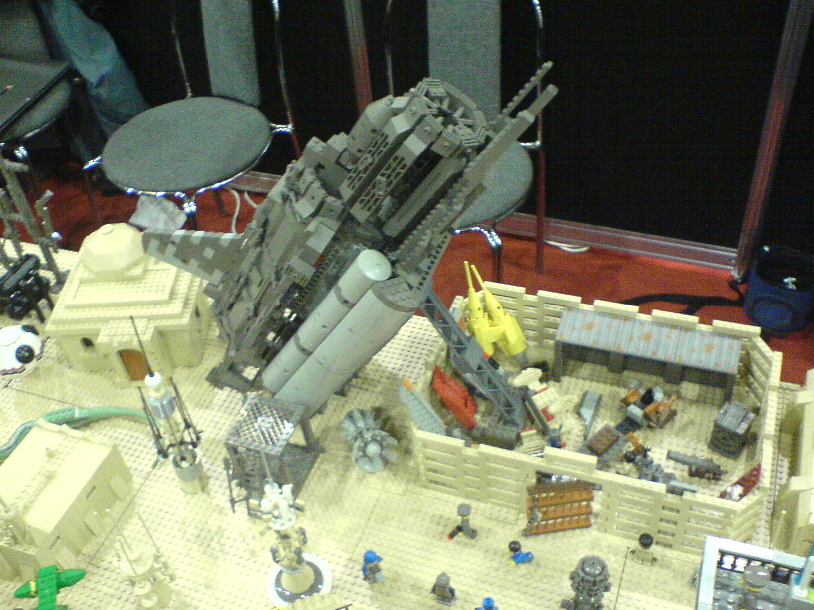 lego_mos_eisley_4.jpg