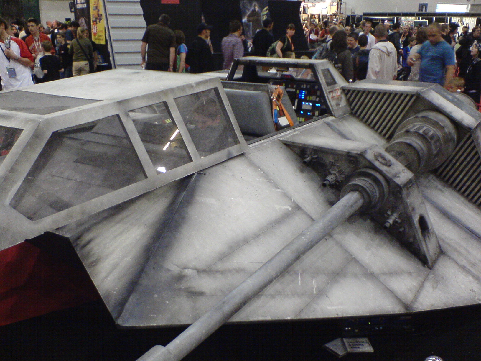 me_in_life_size_snowspeeder_1.jpg