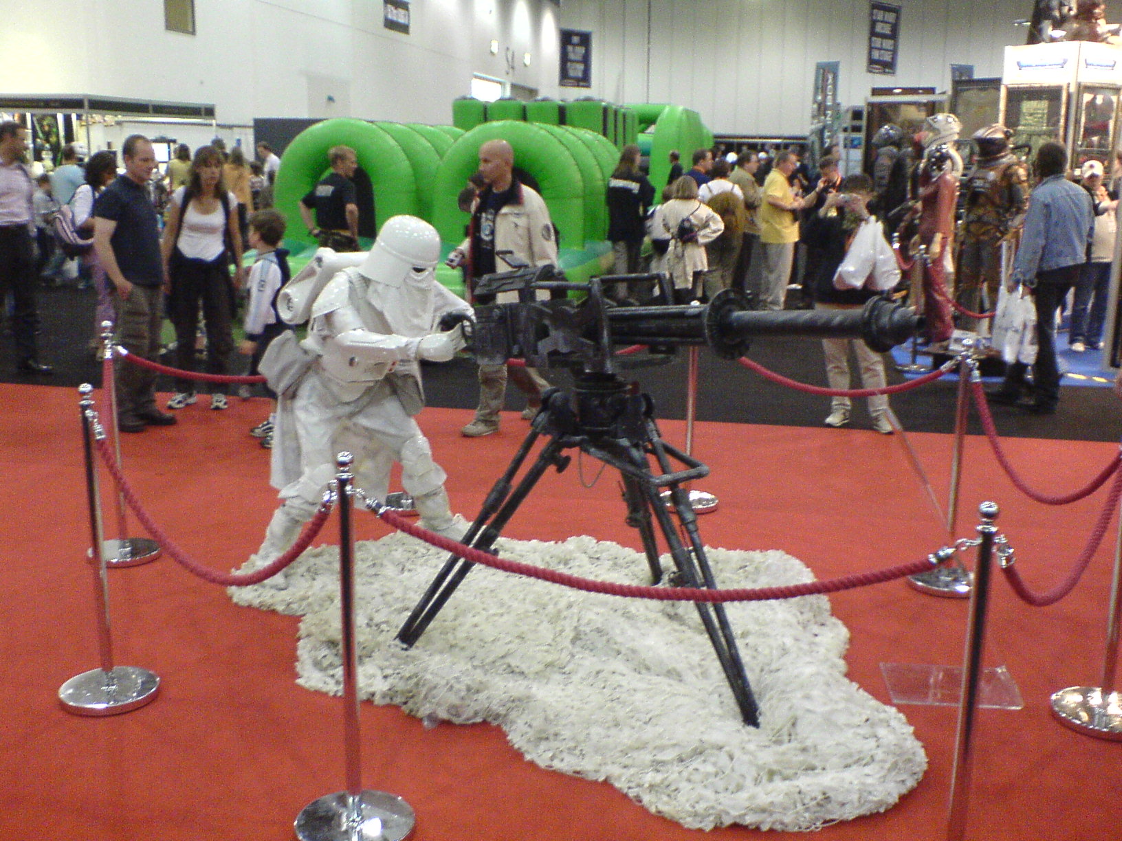 snowtrooper_and_e-web_blaster.jpg