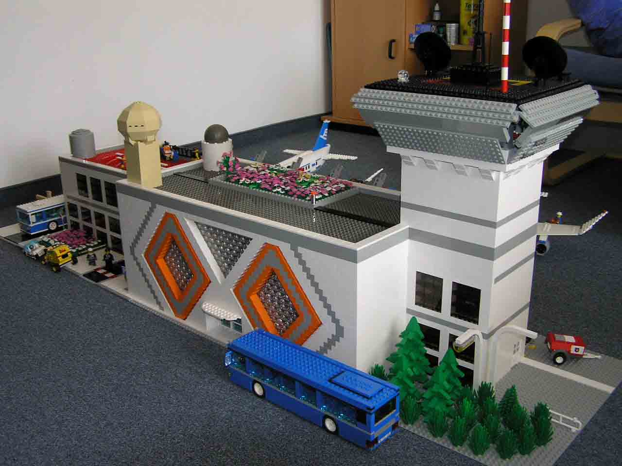 airport1.jpg