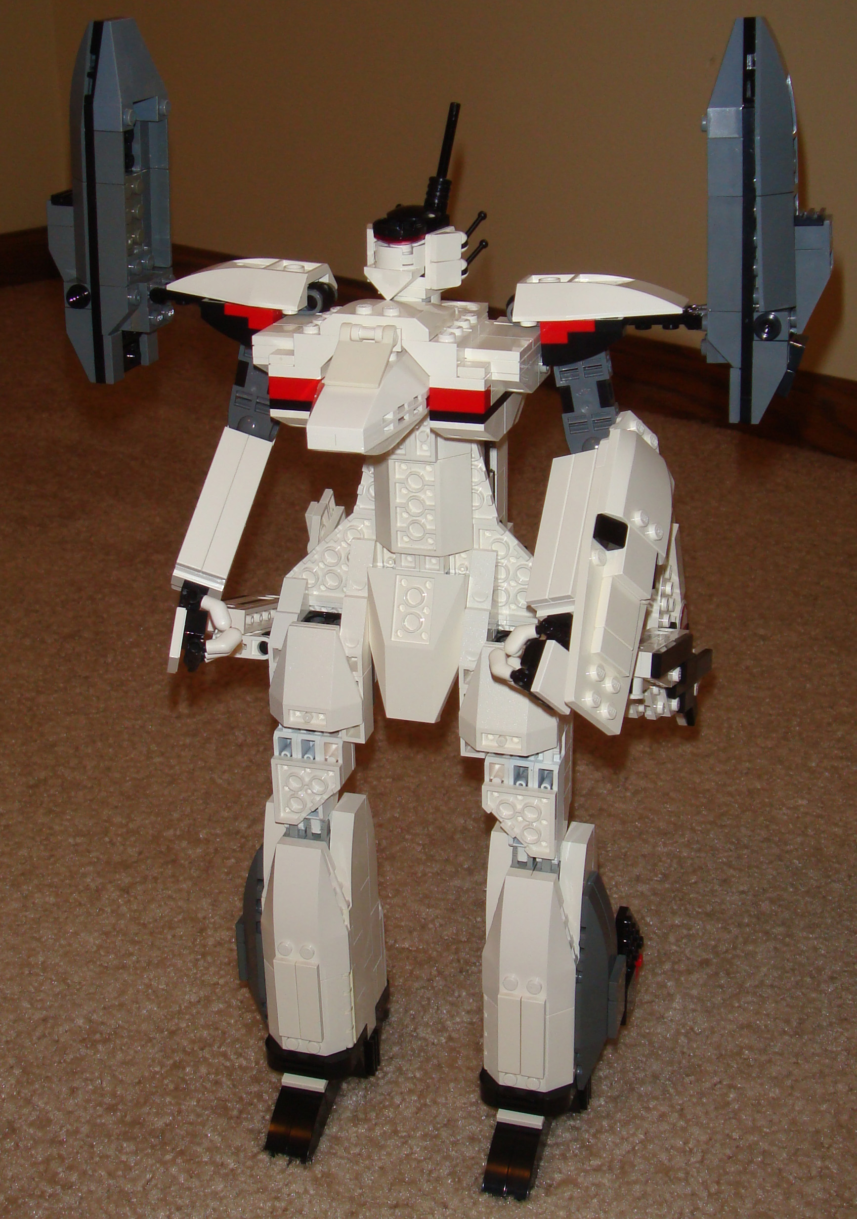 super_vf19_battroid.jpg