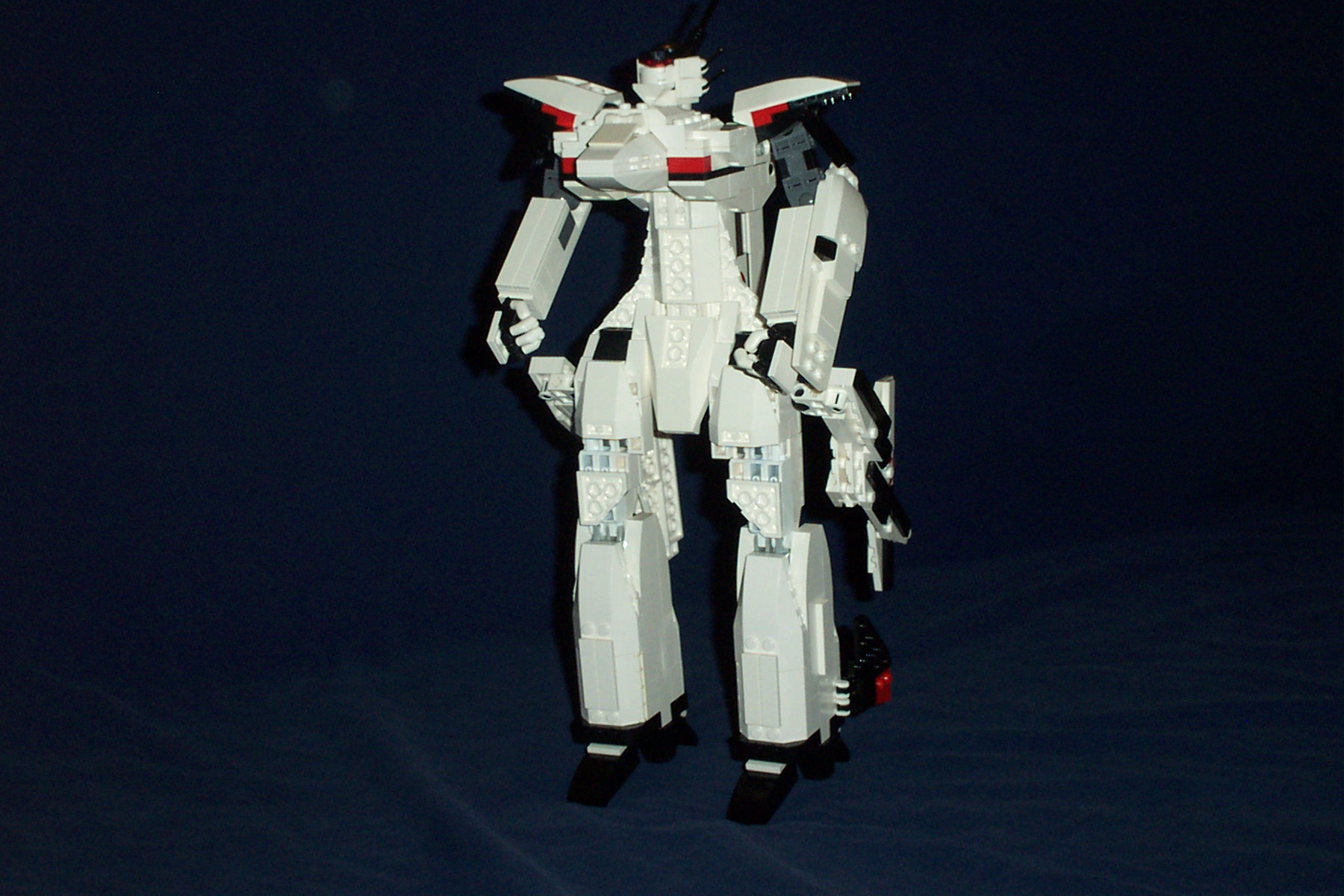 vf19-battroid2.jpg