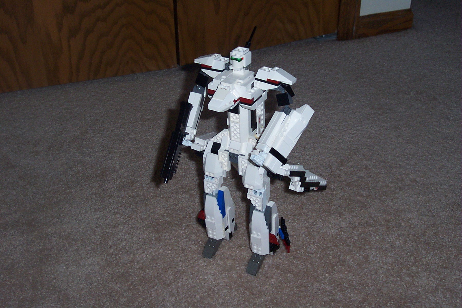 yf19-battroid.jpg