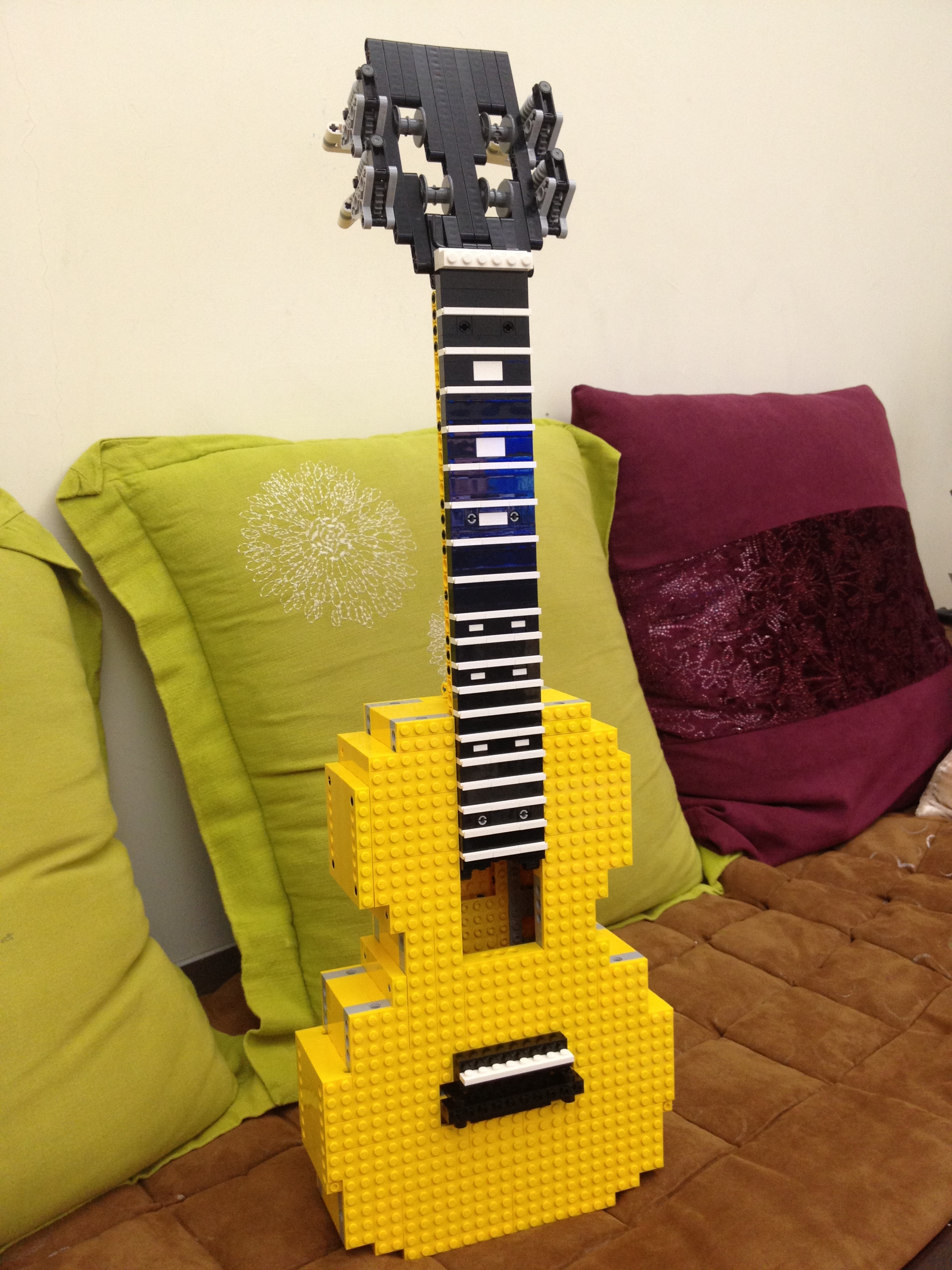 lego_ukulele_tenor_ver_1.jpg