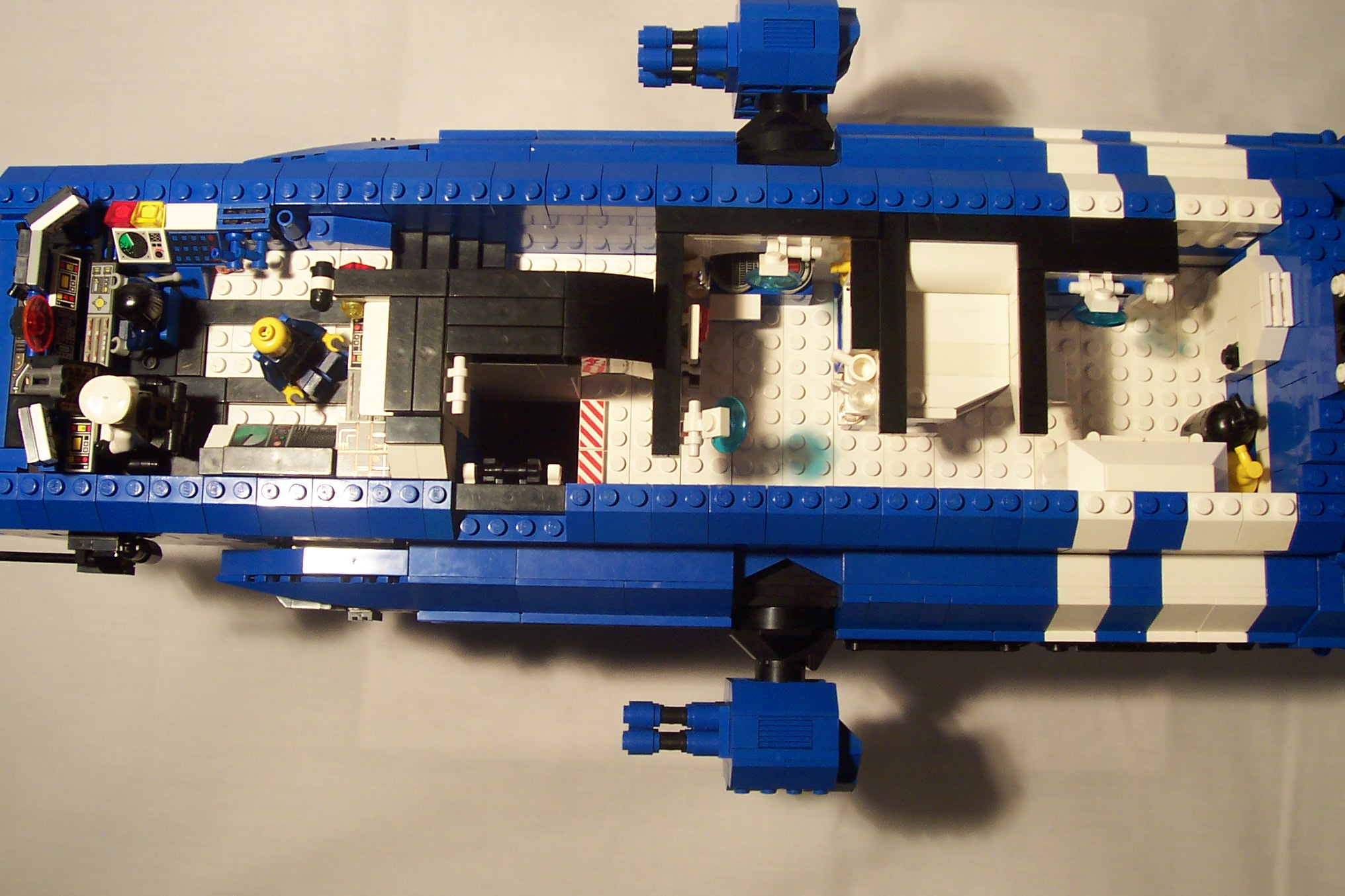 blue_ship_019.jpg