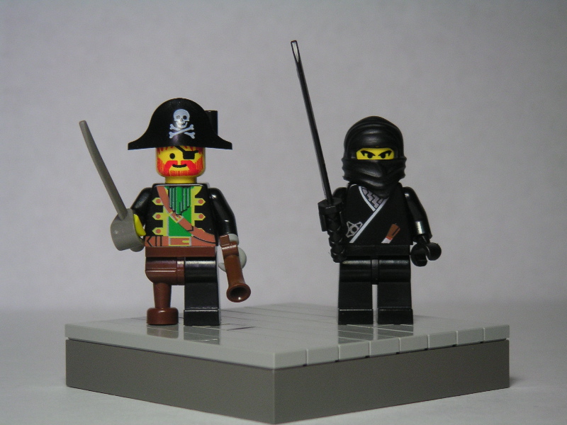 01_ninja_vs_pirate.jpg
