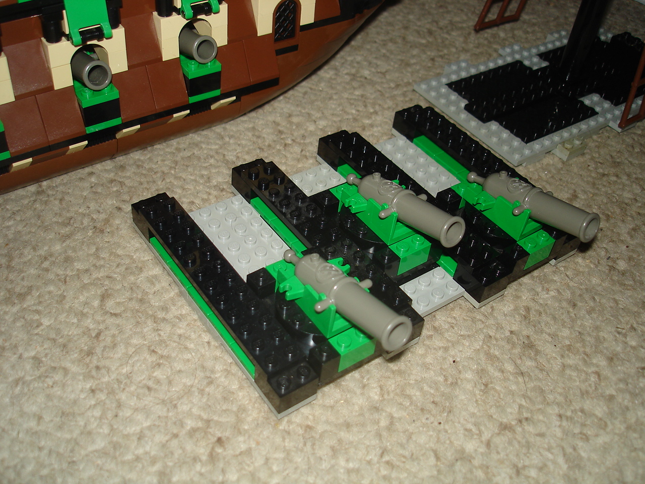 bb-ship_upper_cannons.jpg