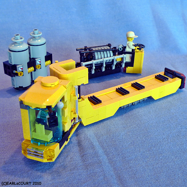 32floatercargo03.jpg