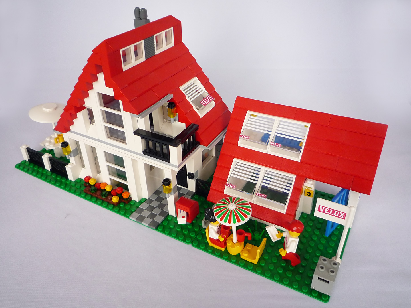edge_4996-red-white_edge_02.jpg