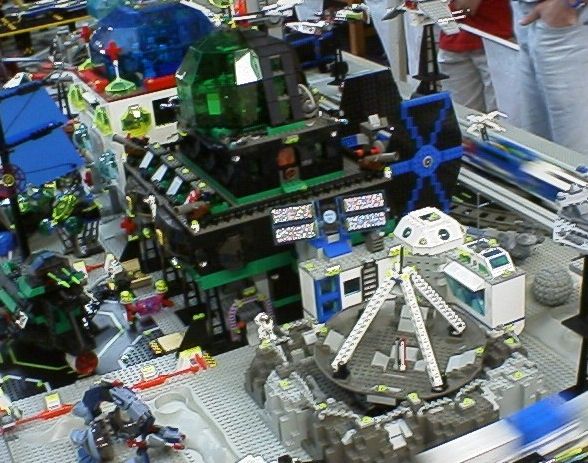 spacemoonbase.jpg