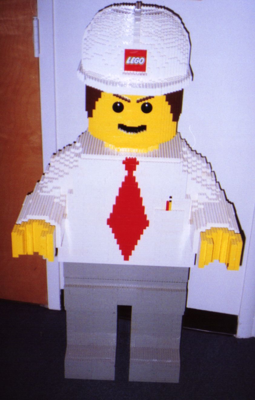 largeminifig.jpg