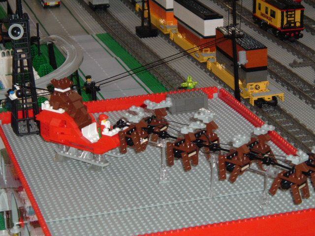 gat0104santa.jpg