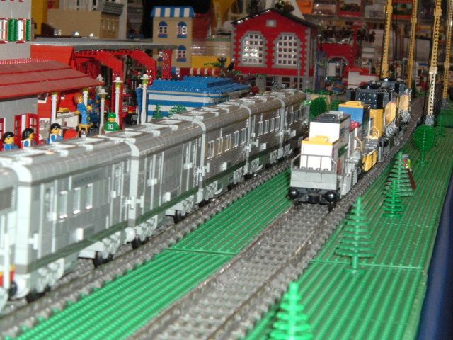 gat0104train1.jpg