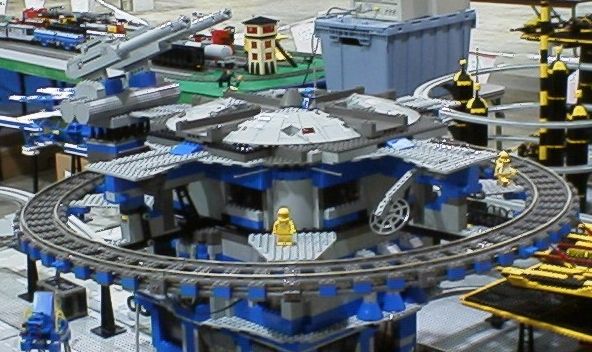 gat0105moonbase03.jpg