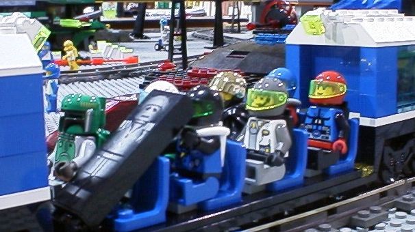 gat0105spacetrain06.jpg