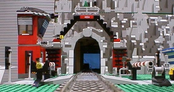 gat0105tunnel.jpg