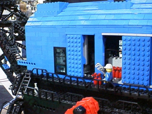 ke05tcrane4.jpg