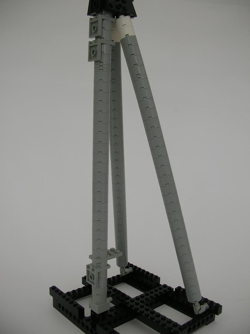 x_main_mast_tripod.jpg
