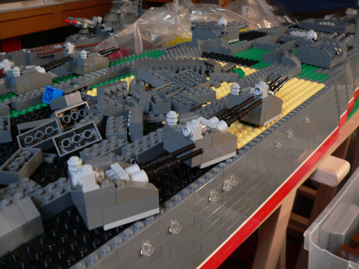 the_heavy_aa_guns_in_place.jpg