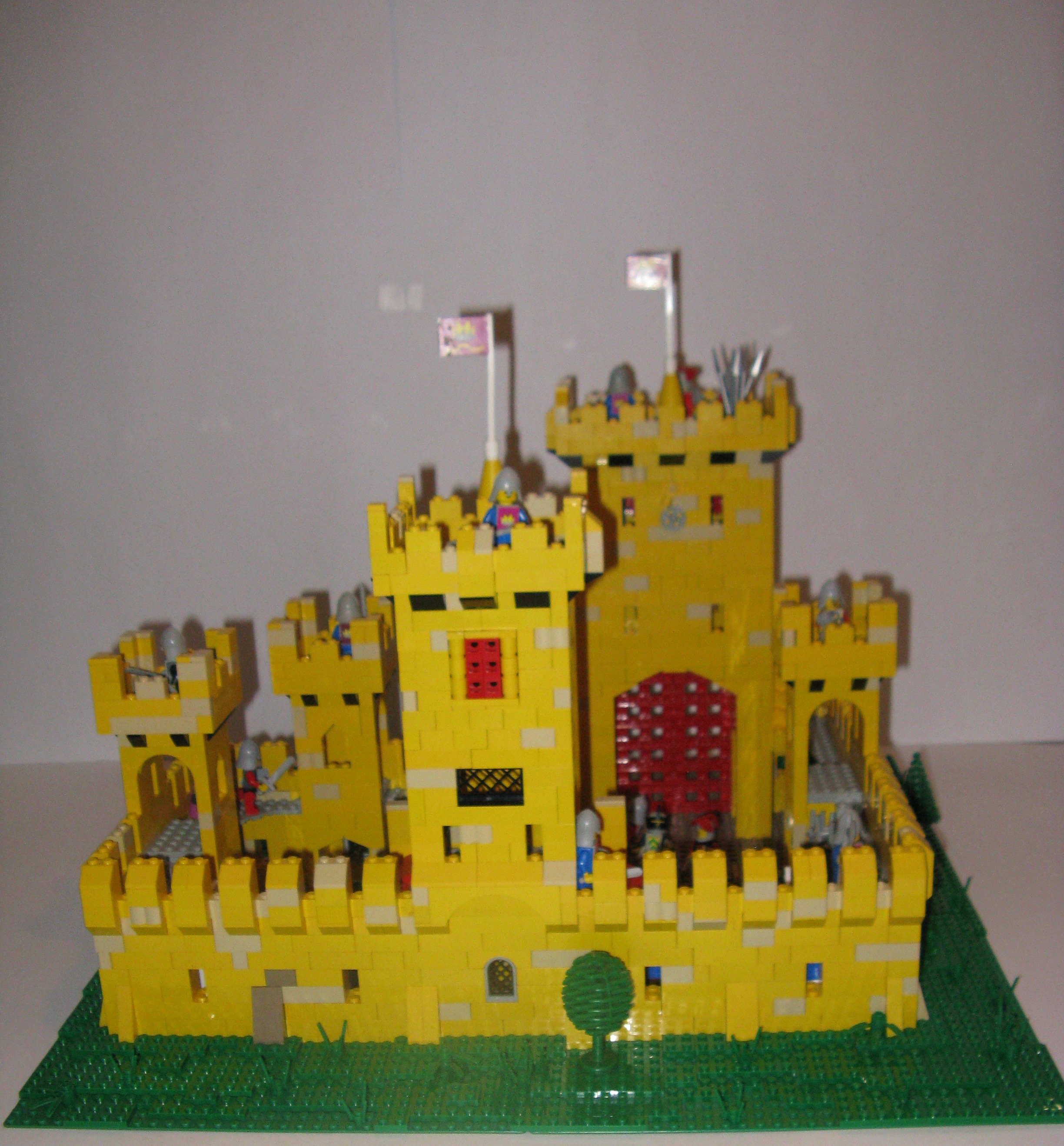 cccix_yellow_castle_004.jpg
