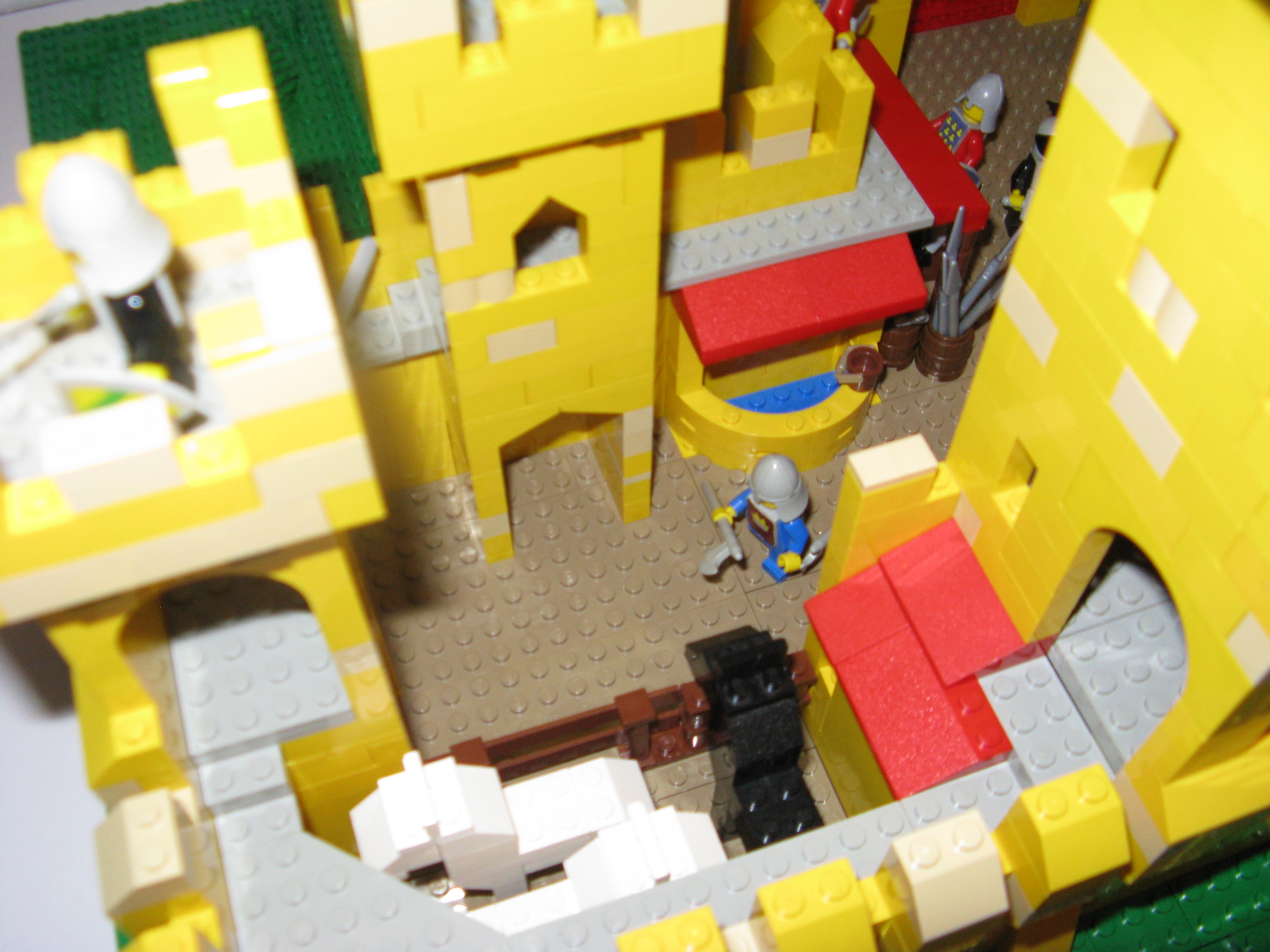 cccix_yellow_castle_006.jpg