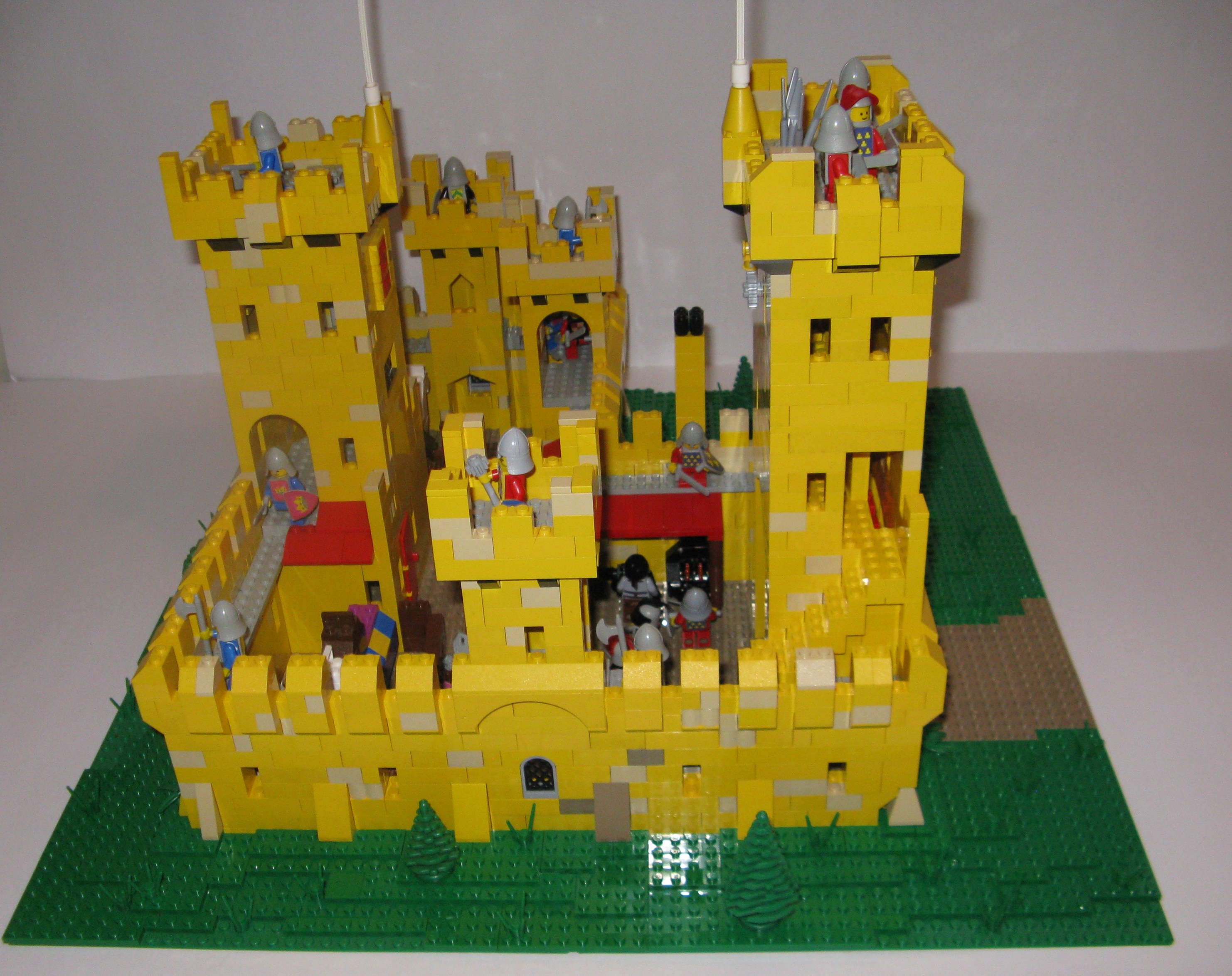 cccix_yellow_castle_007.jpg
