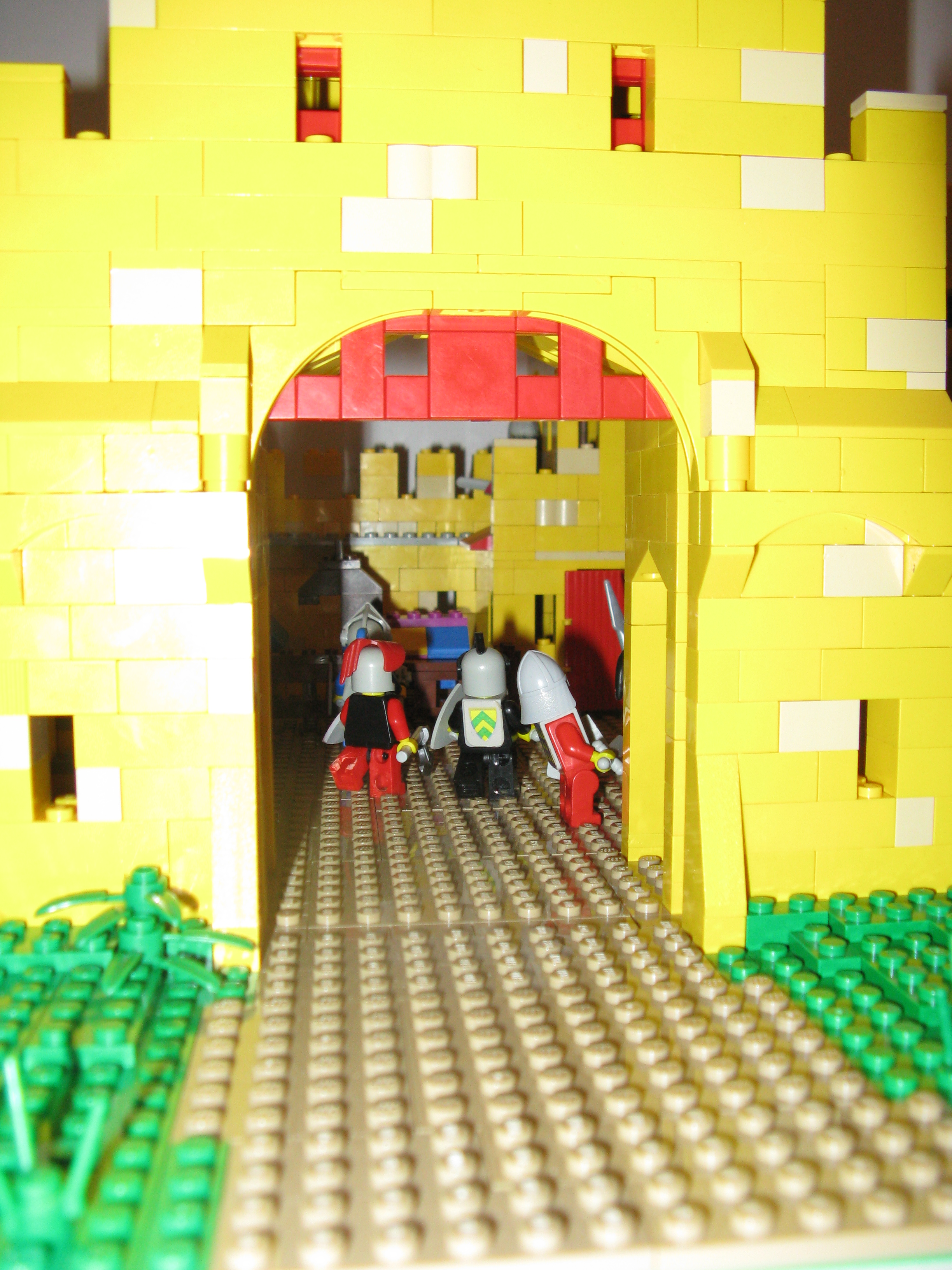 cccix_yellow_castle_008.jpg