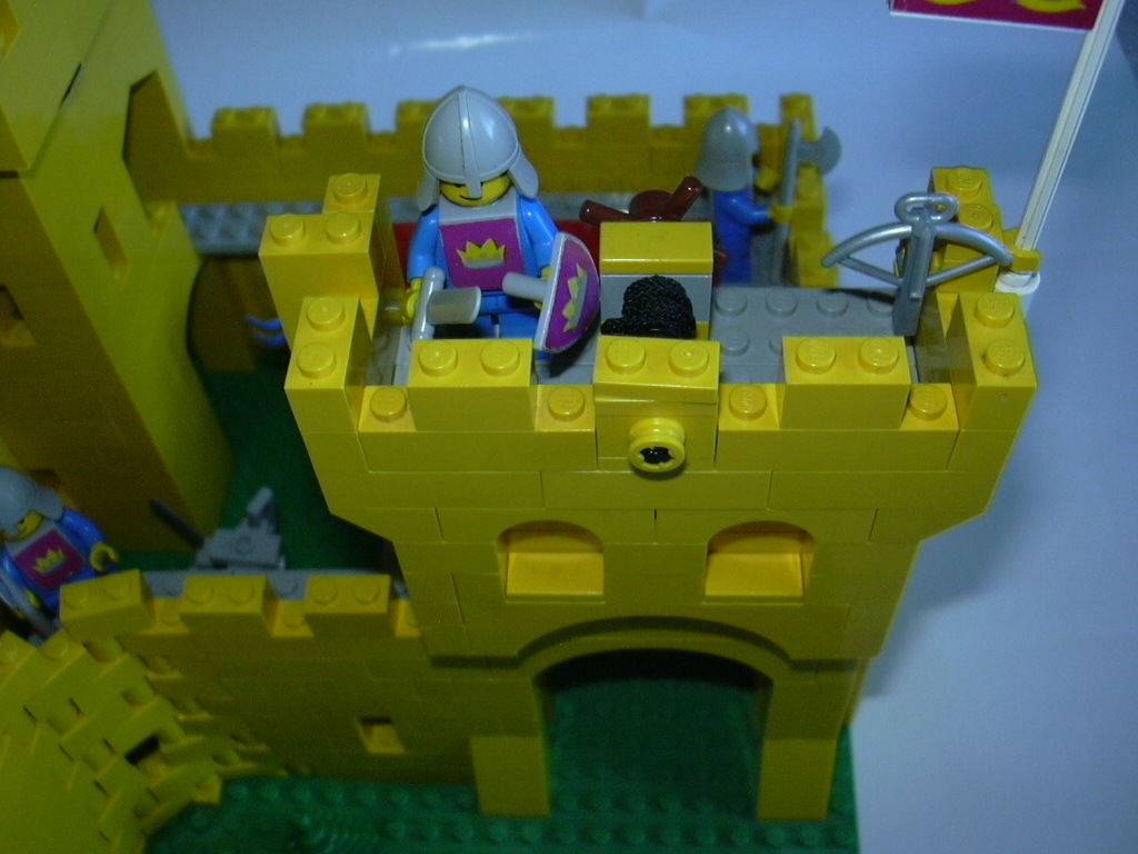 32x32_yellow_castle_005.jpg