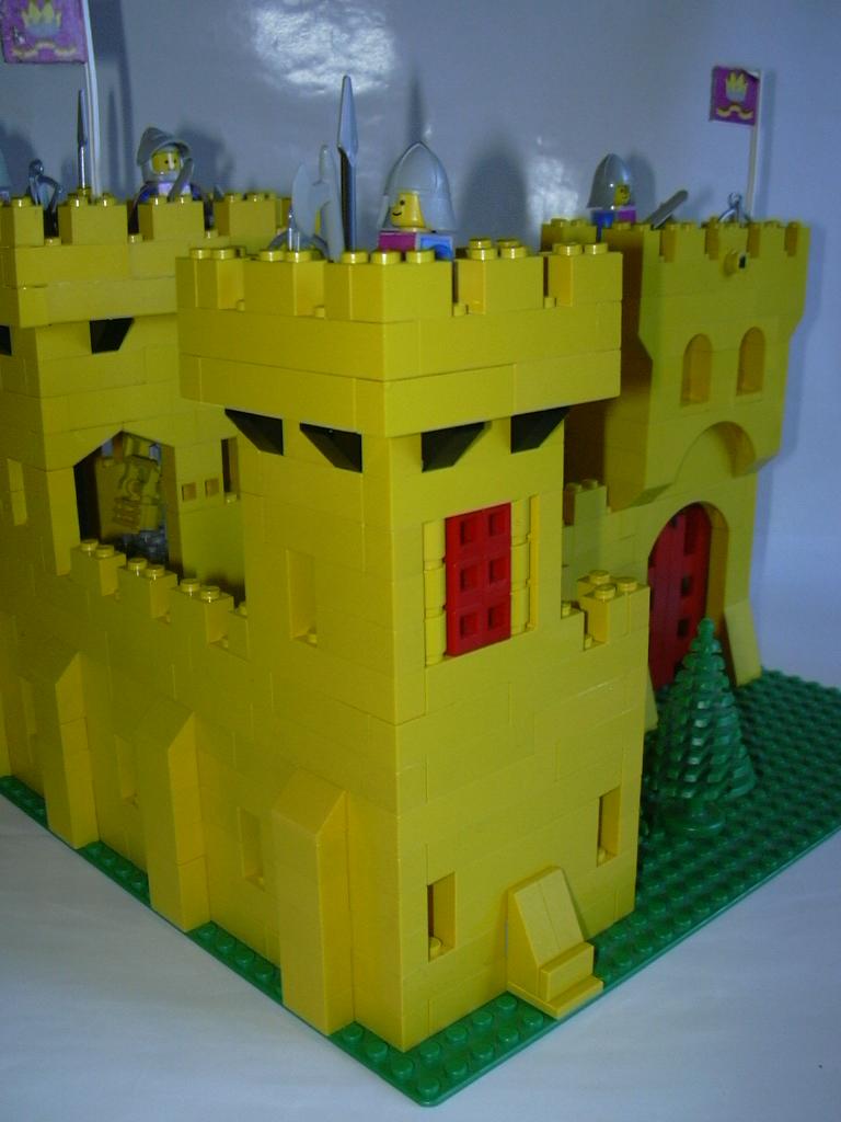 32x32_yellow_castle_008.jpg