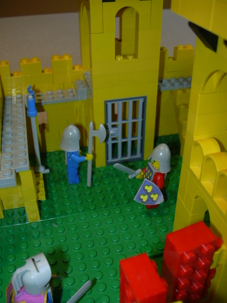 yellow_tower_05.jpg