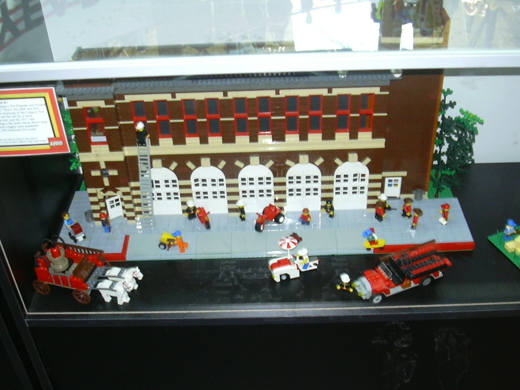 lego_store_05.jpg