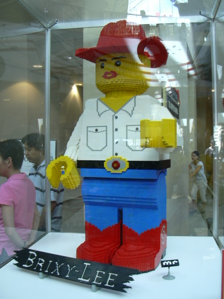 lego_store_14.jpg