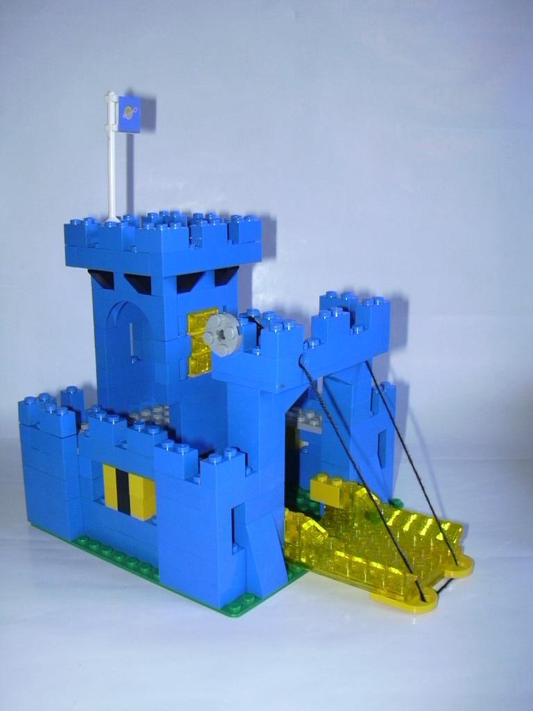 space_castle_3.jpg
