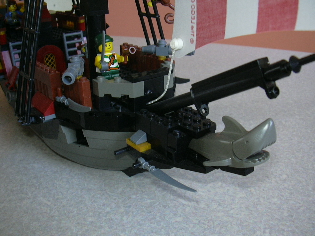 dark_shark_006.jpg