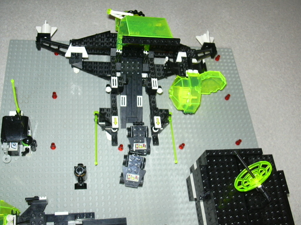 blacktron_fleet_012.jpg