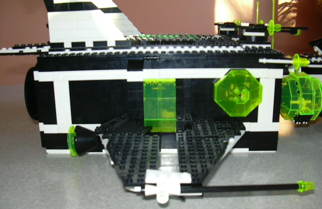 alphacenexterior_004.jpg