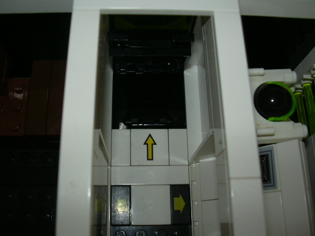 blacktron_enterprise_022.jpg