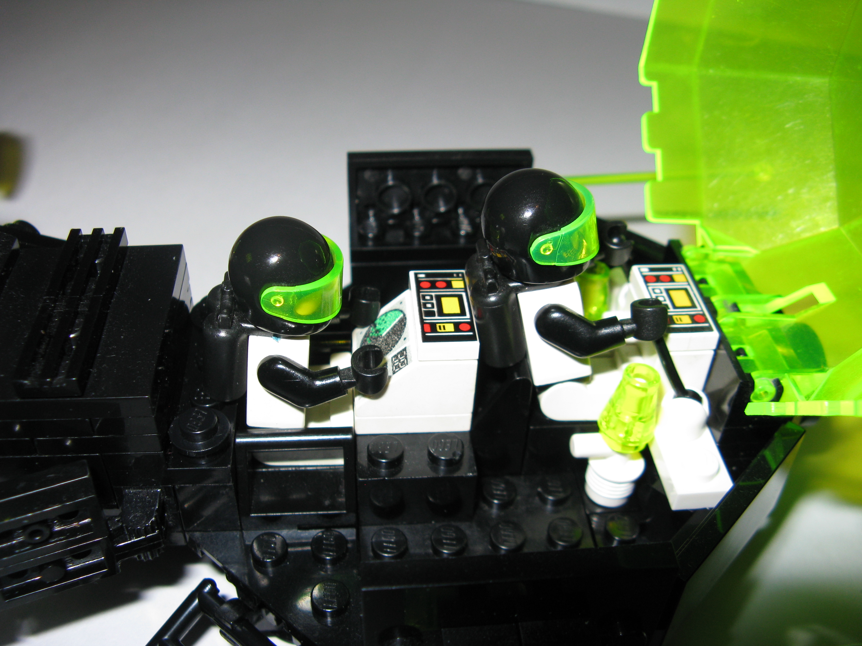big_shuttle_05.jpg