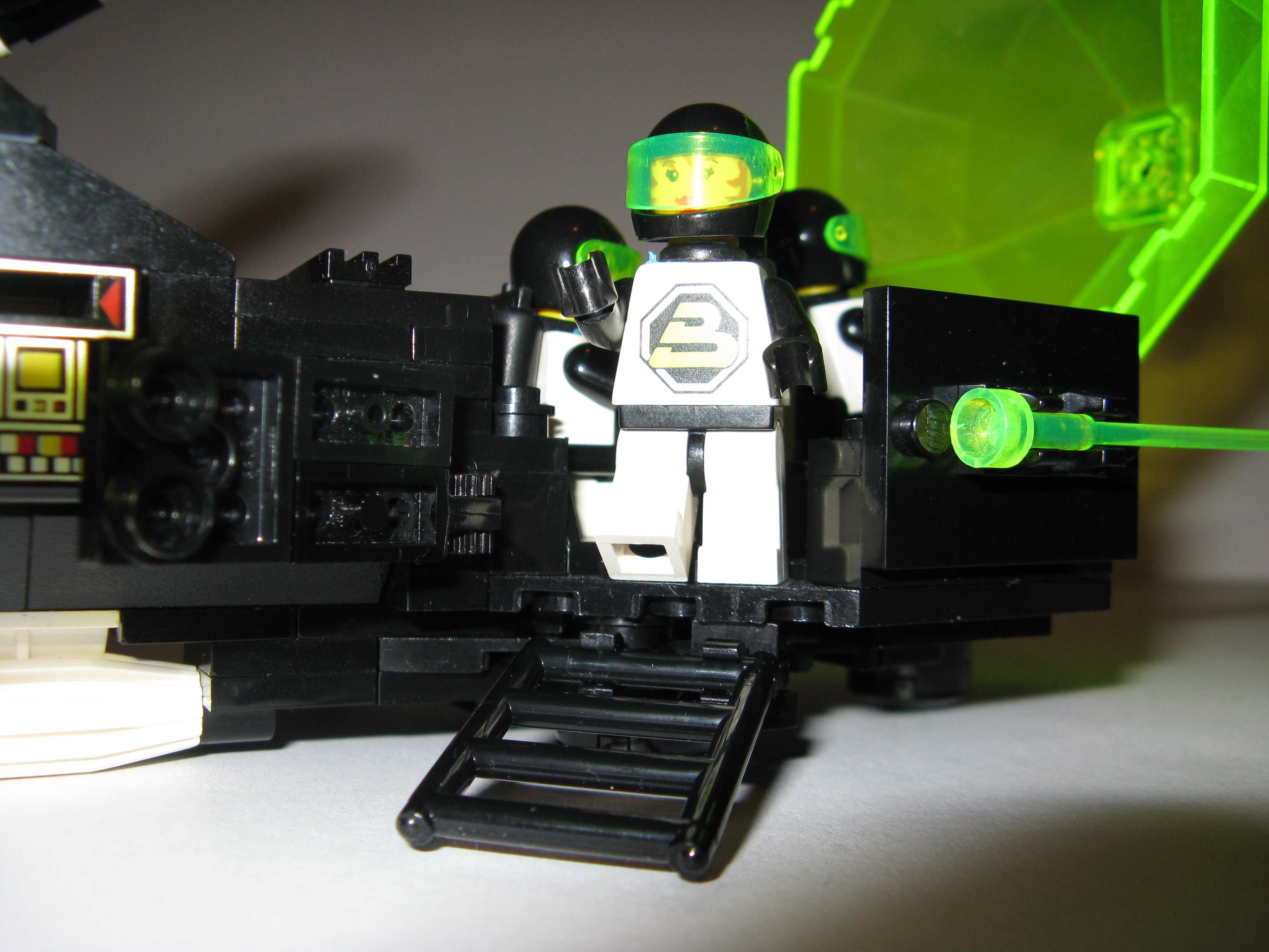 big_shuttle_06.jpg