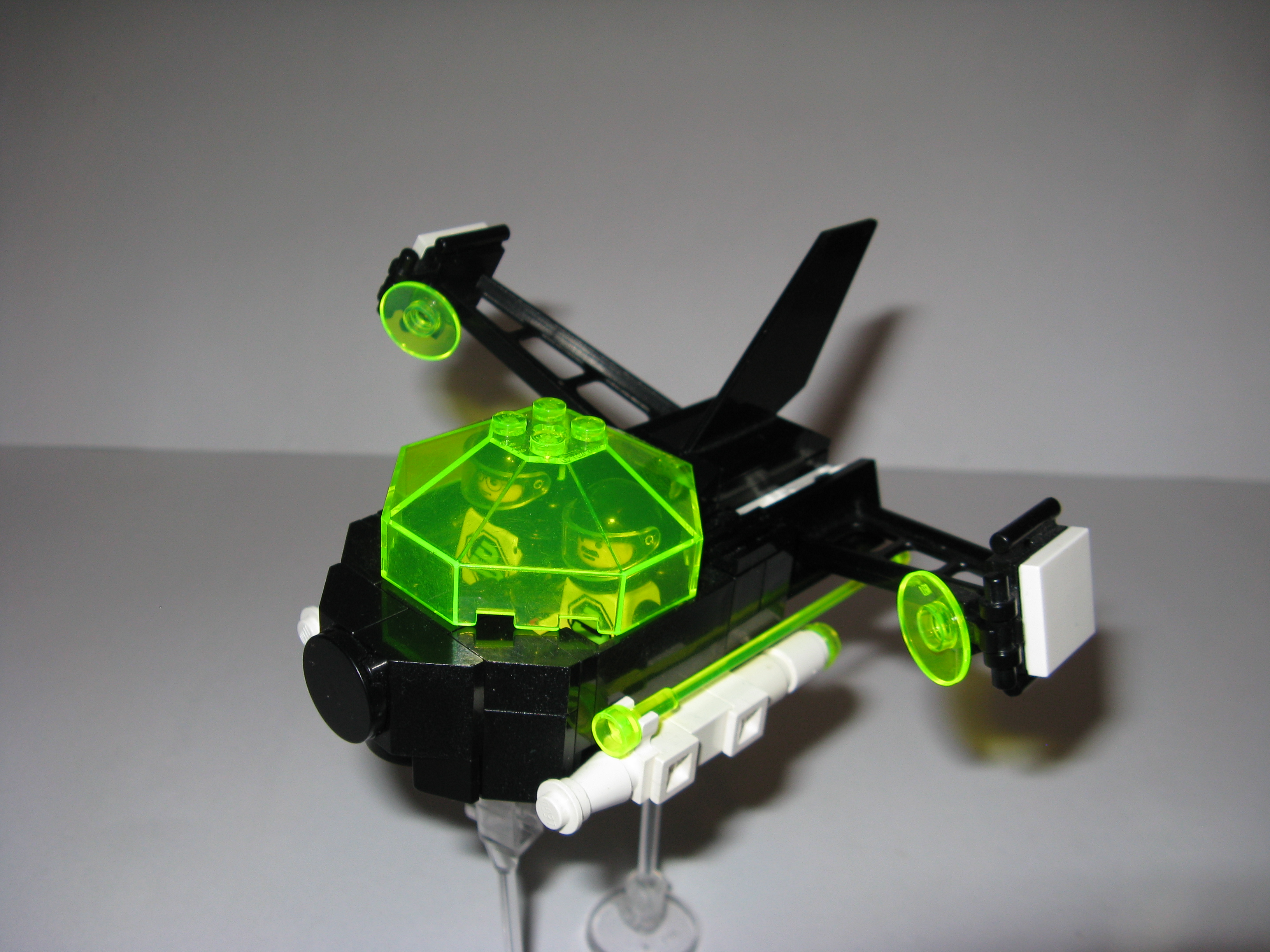 small_shuttle_01.jpg