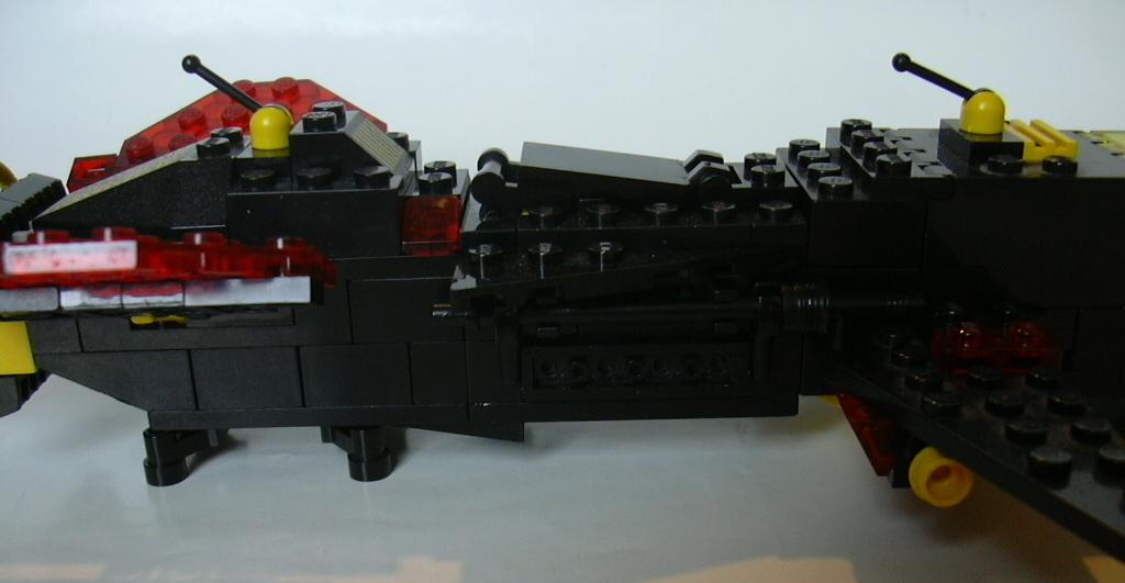 3_blacktron_06.jpg