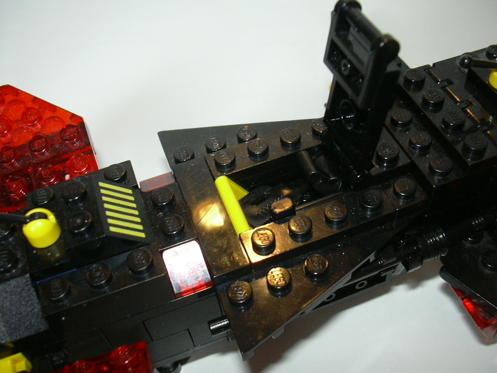 3_blacktron_07.jpg
