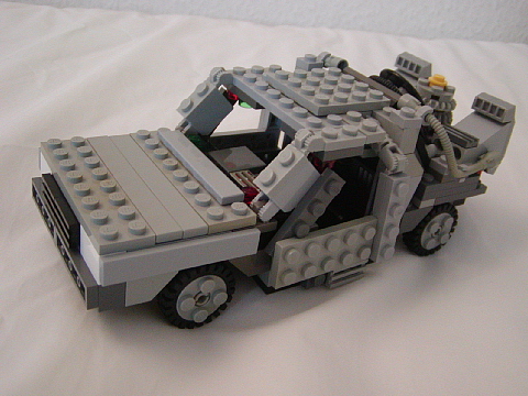 a_bttf1delorean.jpg