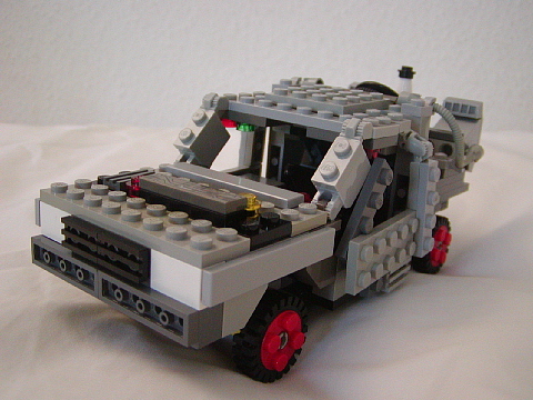 q_bttf3delorean.jpg